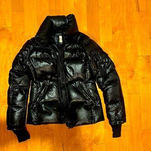 SAM. Freestyle black puffer coat,Small. Great condition- zipper broken, works.